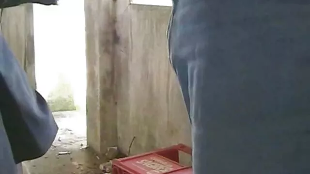 红绳的束缚, 哥色情