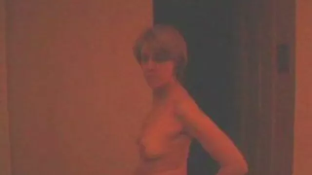 巧妙迷人的蓝色橡胶，足够 色情明星管